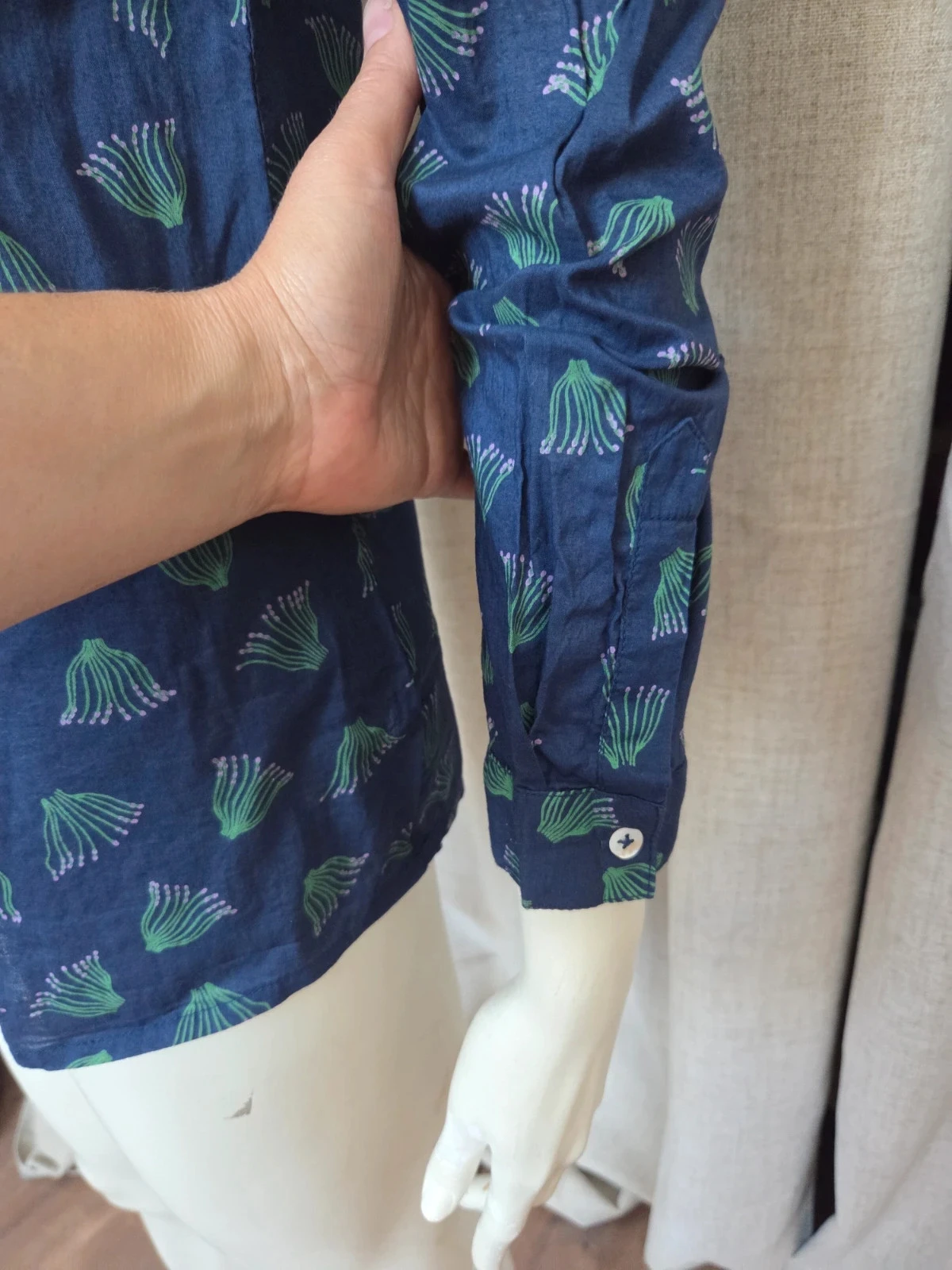 Camisa Nice Things azul marinho com estampa botânica verde – P 40 – photo 2